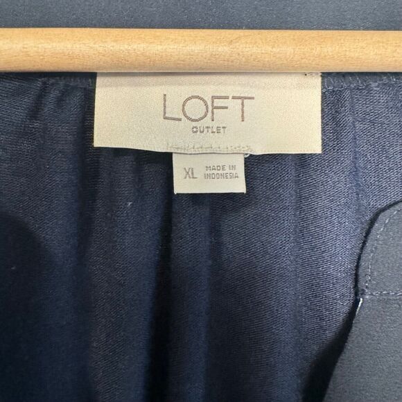LOFT Outlet Navy Floral Long Sleeve Blouse – Size XL - Picture 4 of 4